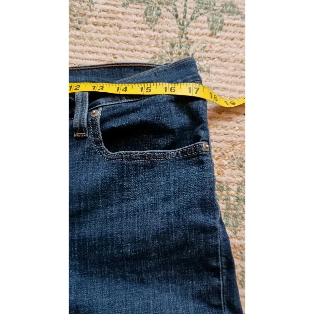 Levi's Mid Length Denim Shorts Women's Sz 32/12 Cuffed Blue Jean Shorts Stretch